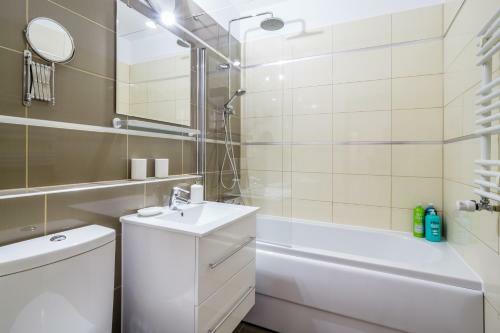 Luxury-central Apartment-victoriei Square-subway