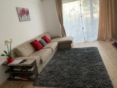 Beautiful Greenfield Apartment