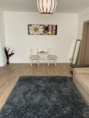 Beautiful Greenfield Apartment