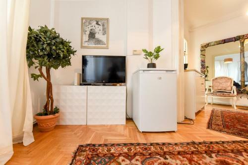 The Little Paris Apartment In Central Bucharest
