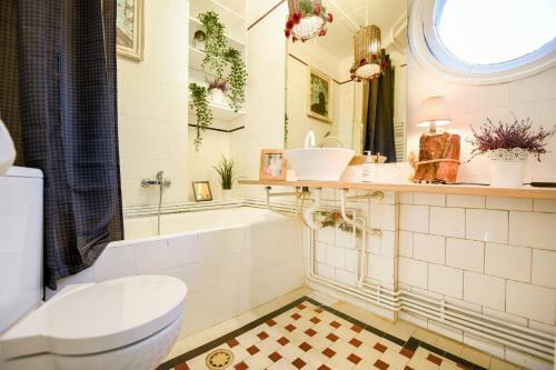 The Little Paris Apartment In Central Bucharest