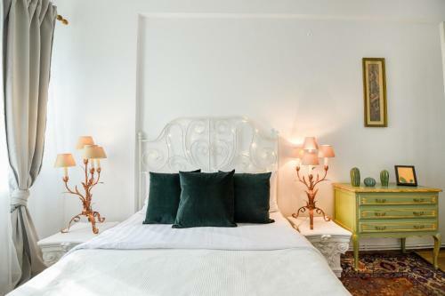 The Little Paris Apartment In Central Bucharest