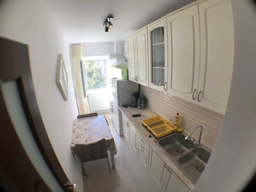 Apartamento Le Gar�on De Cristina-simple,quiet,spacious Studio