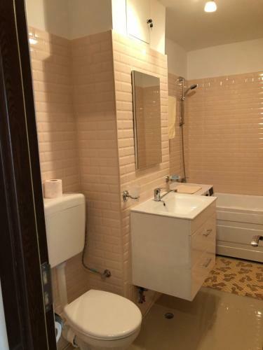 Apartamento Le Gar�on De Cristina-simple,quiet,spacious Studio