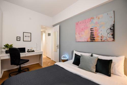 Marble & Pastels - Homey Central Apartment