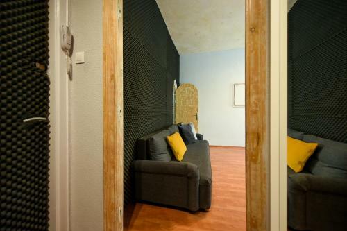 The Industrial. Huge Unirii Square Apartment