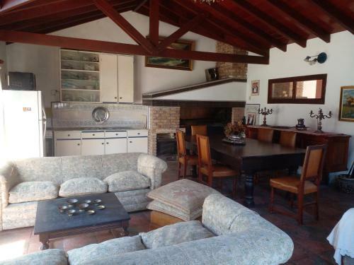 Chalet Con Jardin, Piscina, Parrillero, Pool!