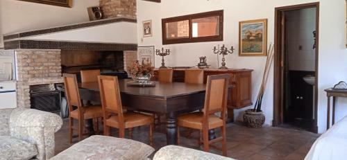 Chalet Con Jardin, Piscina, Parrillero, Pool!