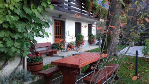 Apartma Pr Gatej