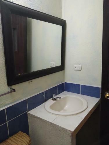 Hotel Acatenango Inn