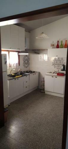 Acogedora Casa En Barrio Tranquilo De Piri�polis
