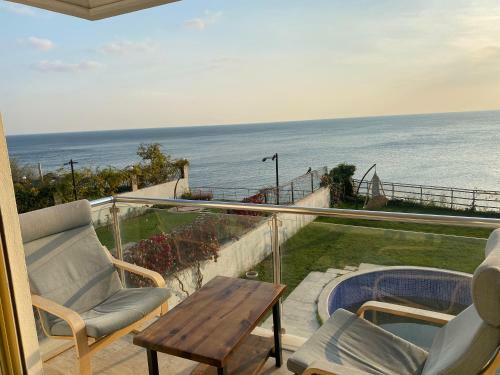Seafront Villa With Private Swimming Pool Istanbul