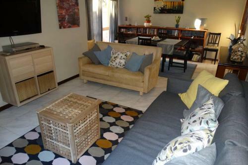 Azurara Beach Large And Sunny Apartment