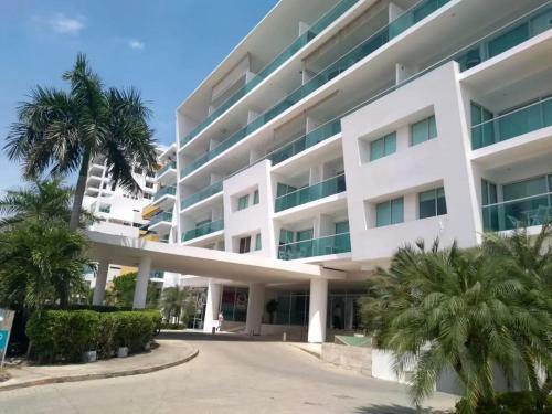 Apartamento Amplio Apt De 3 Alcobas Edificio Primera Linea De Playa