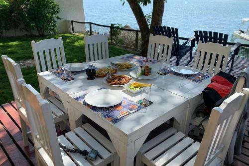 Isla Remanso: Paradise On Earth.