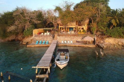 Isla Remanso: Paradise On Earth.