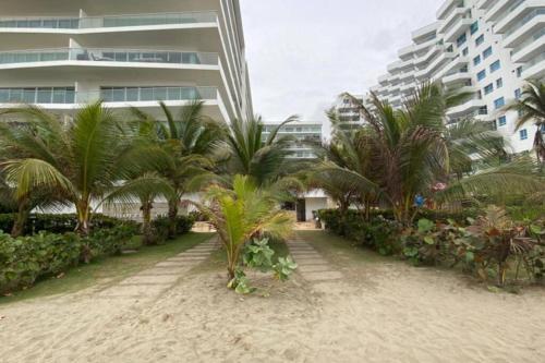 Enchanting + Unique Beachfront Apartment Rnt 96485