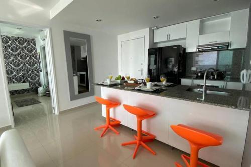 Enchanting + Unique Beachfront Apartment Rnt 96485