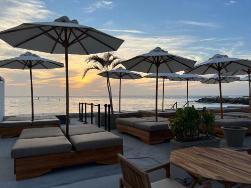 Hotel Wala Beach Club