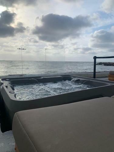 Hotel Wala Beach Club