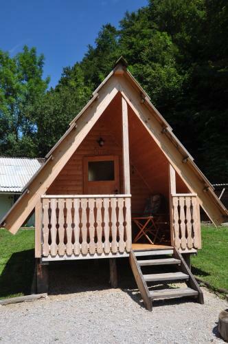 Hostal Wooden Cabin Kamna Gorica