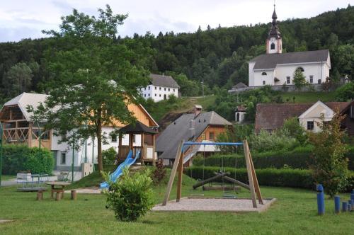 Hostal Wooden Cabin Kamna Gorica