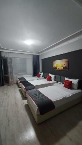 Adal? Hotel & Suites
