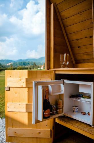Bed & Breakfast Glamping Ob Robu Gozda