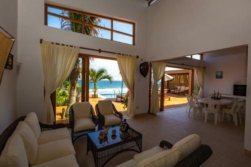La Balsita Beachfront Organos