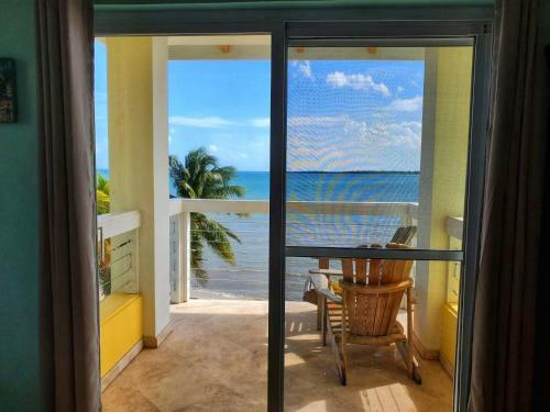 Lucky Duck Villa - Private Beach Escape