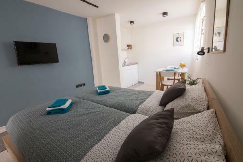 Hostal Sunrise Apartments
