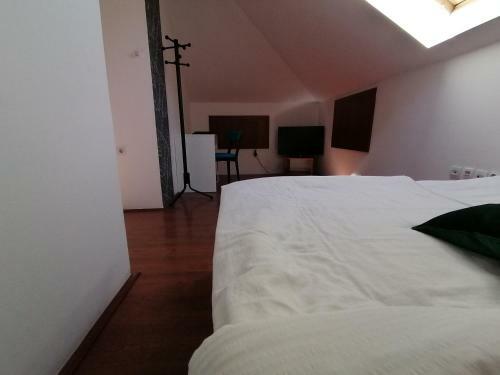 Hostal Mon Accommodation