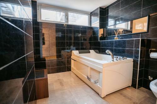 Magico Rooms & Apartments