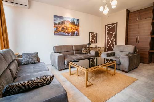 Magico Rooms & Apartments