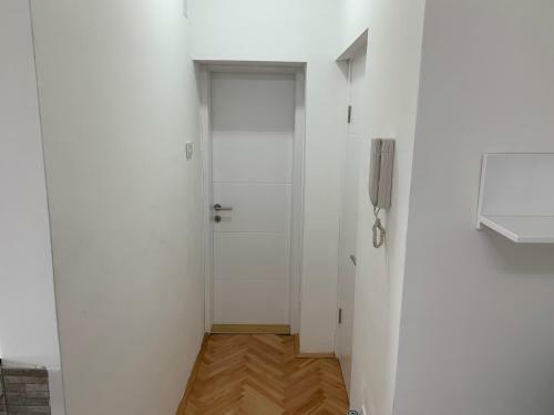 Kiki Apartment Obrenoviceva