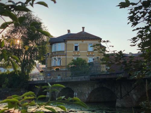 Bridge Apartment