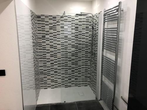 Hostal Apartment And Room Aria