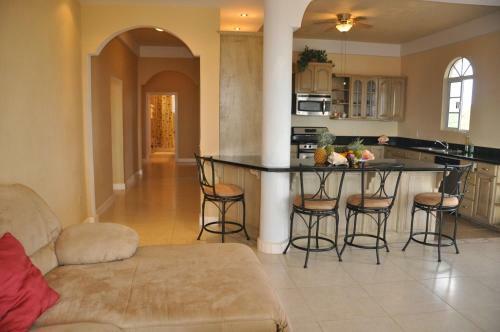 Hostal Sea View Suites