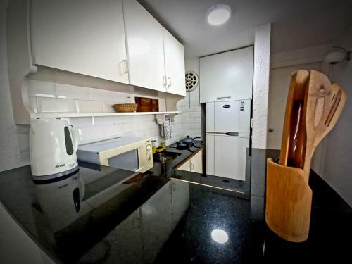 Apartamento Punta Del Este Frente Al Mar, 2 Ambientes En Playa Mansa Parada 9, Edificio Paracas