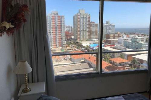 Apartamento Muy Luminoso Y Excelente Vista, Edificio Santos Dumont, Pen�nsula