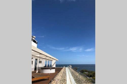 Apartamento Primera Linea Al Mar, Excelente Punto