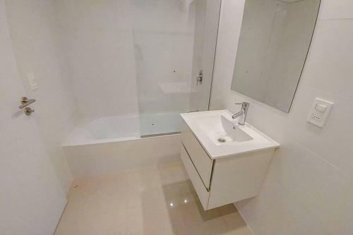 Great Beach Apartment, 5+1 Guests. Pool, Amenities