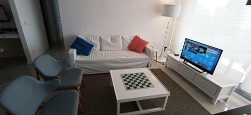 Great Beach Apartment, 5+1 Guests. Pool, Amenities