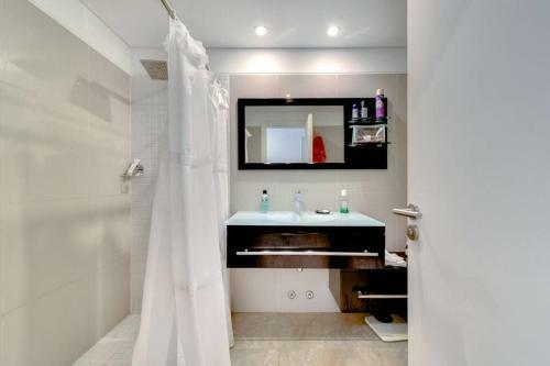 Apartamento Lovely 2-bedroom Penthouse, Pool, Gym.