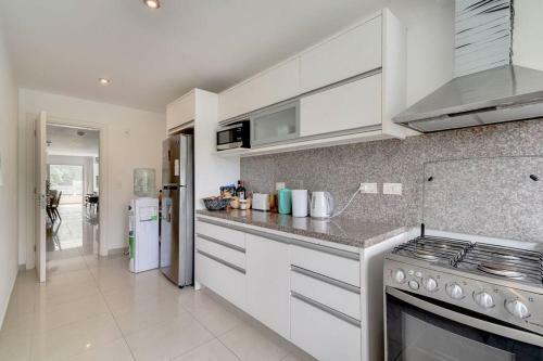 Apartamento Lovely 2-bedroom Penthouse, Pool, Gym.