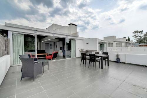 Apartamento Lovely 2-bedroom Penthouse, Pool, Gym.