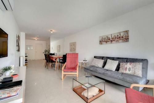 Apartamento Lovely 2-bedroom Penthouse, Pool, Gym.