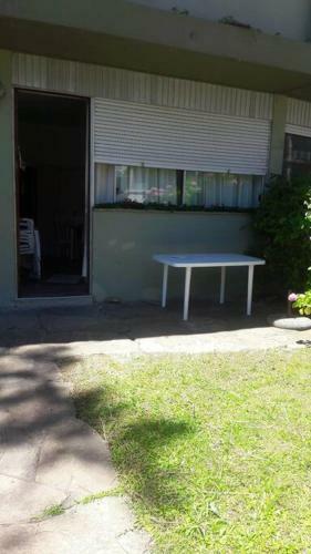 Apartamento Con Entrada Independiente Y Jard�n