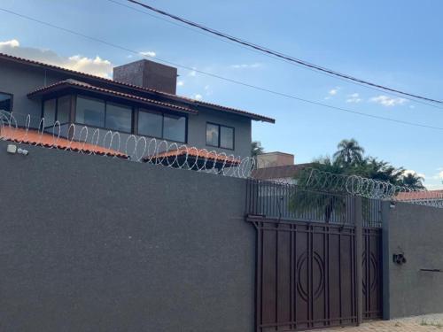 Casa Com Elevado Padr�o Em Atibaia - Comodidade E Seguran�a