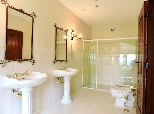 Lindo Chal� E Casa Anexa Com Lazer Completo Em Sp